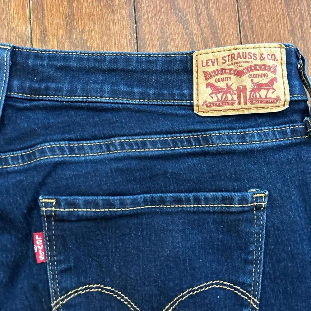 Levi-s Women's Navy and Blue Jeans - Picture 4 of 6